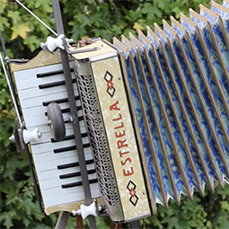 Accordion Barrow